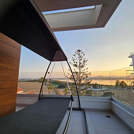 Majestic Sunset Salt Lake Views 300M From Beach 라르나카 외부 사진